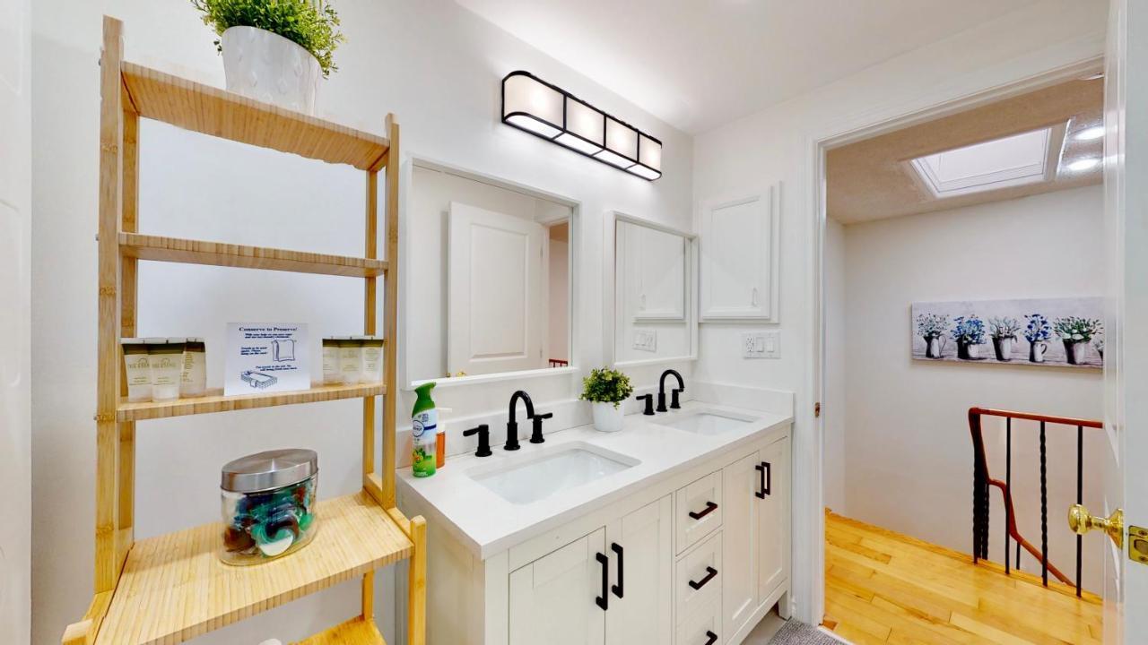 Modern Bright Cozy 3Bed 3Bath Vacation House In Ajax, Greater Toronto Area Gta, On, Canada Esterno foto
